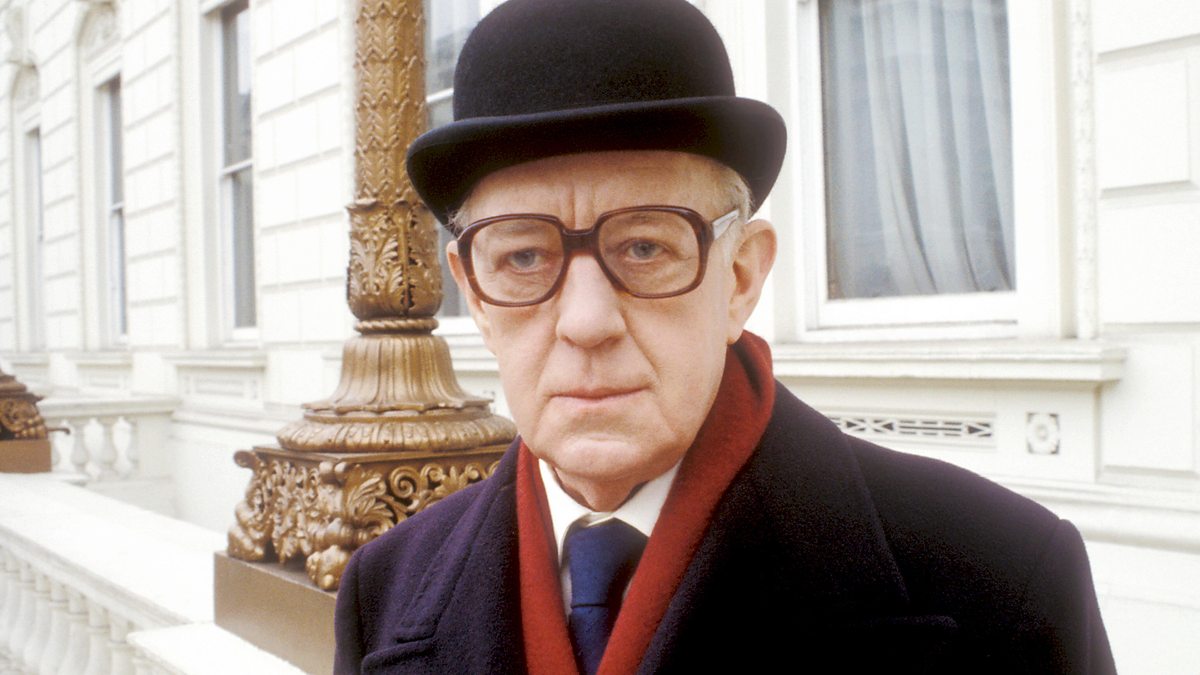 Alec Guiness as George Smiley